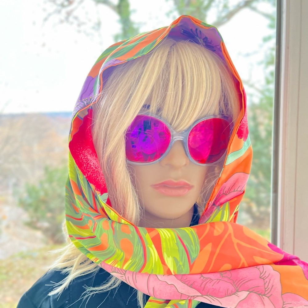 Oakley Bright Floral Scarf and Sunglasses 🕶️ Host Pick💕